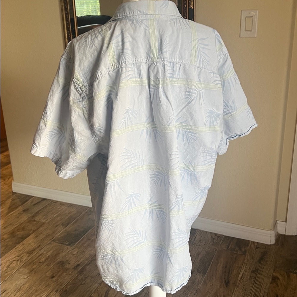 Tommy Bahama Castaway Fronds Short-Sleeve - Picture 7 of 13